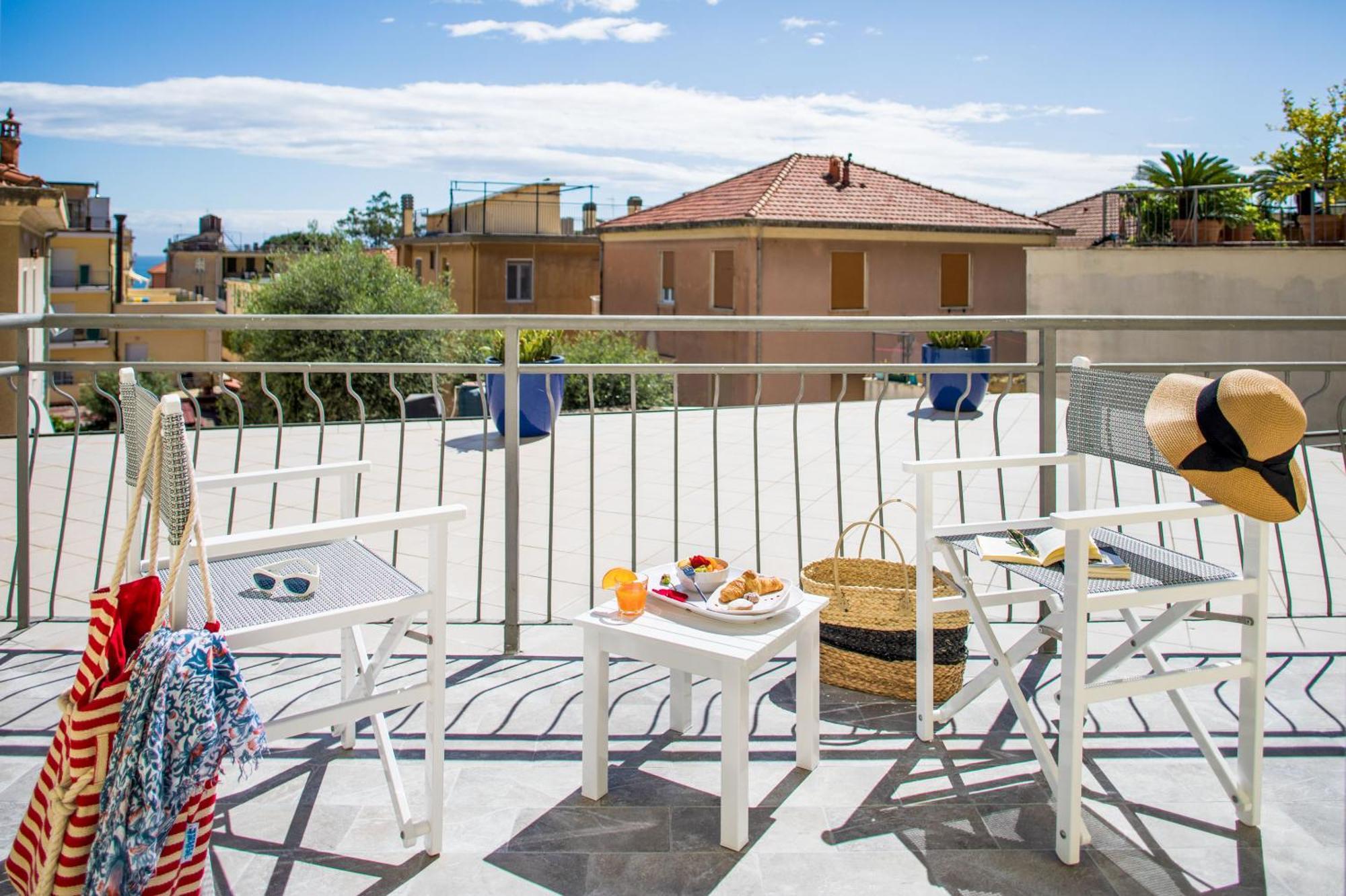 Hotel Tritone Laigueglia Ngoại thất bức ảnh
