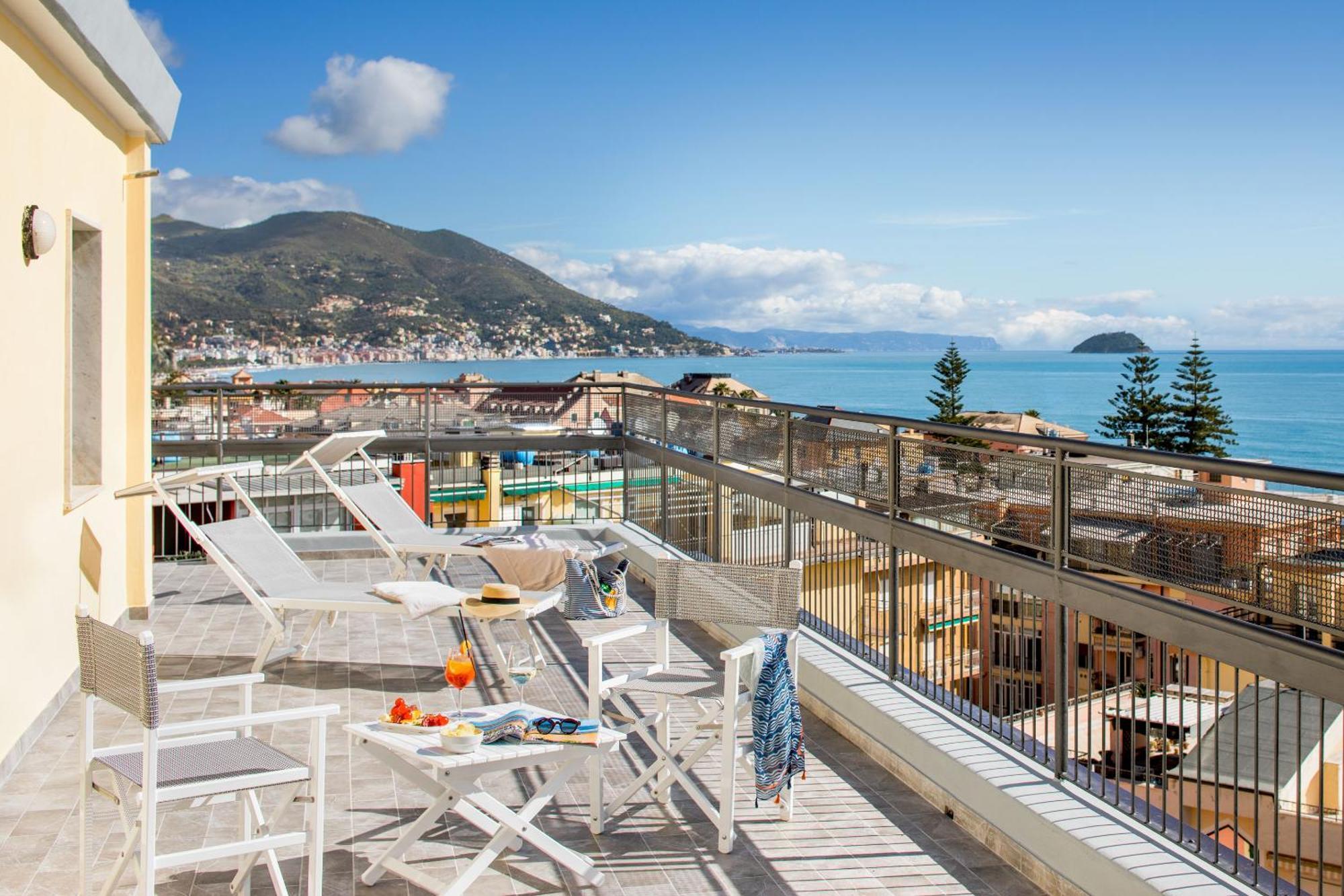 Hotel Tritone Laigueglia Ngoại thất bức ảnh