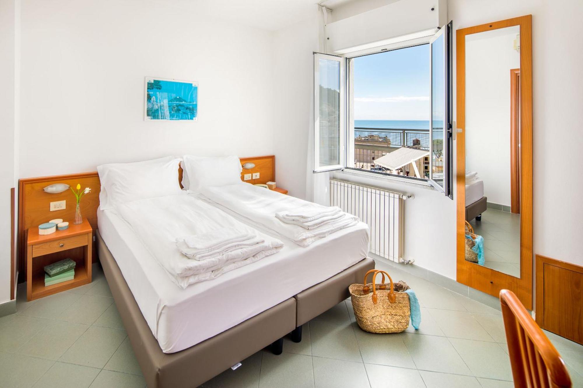 Hotel Tritone Laigueglia Ngoại thất bức ảnh