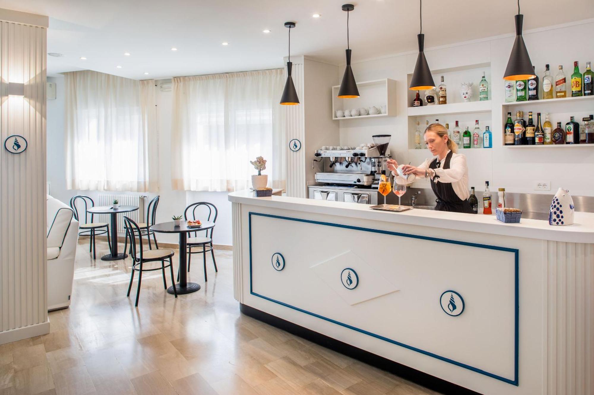 Hotel Tritone Laigueglia Ngoại thất bức ảnh