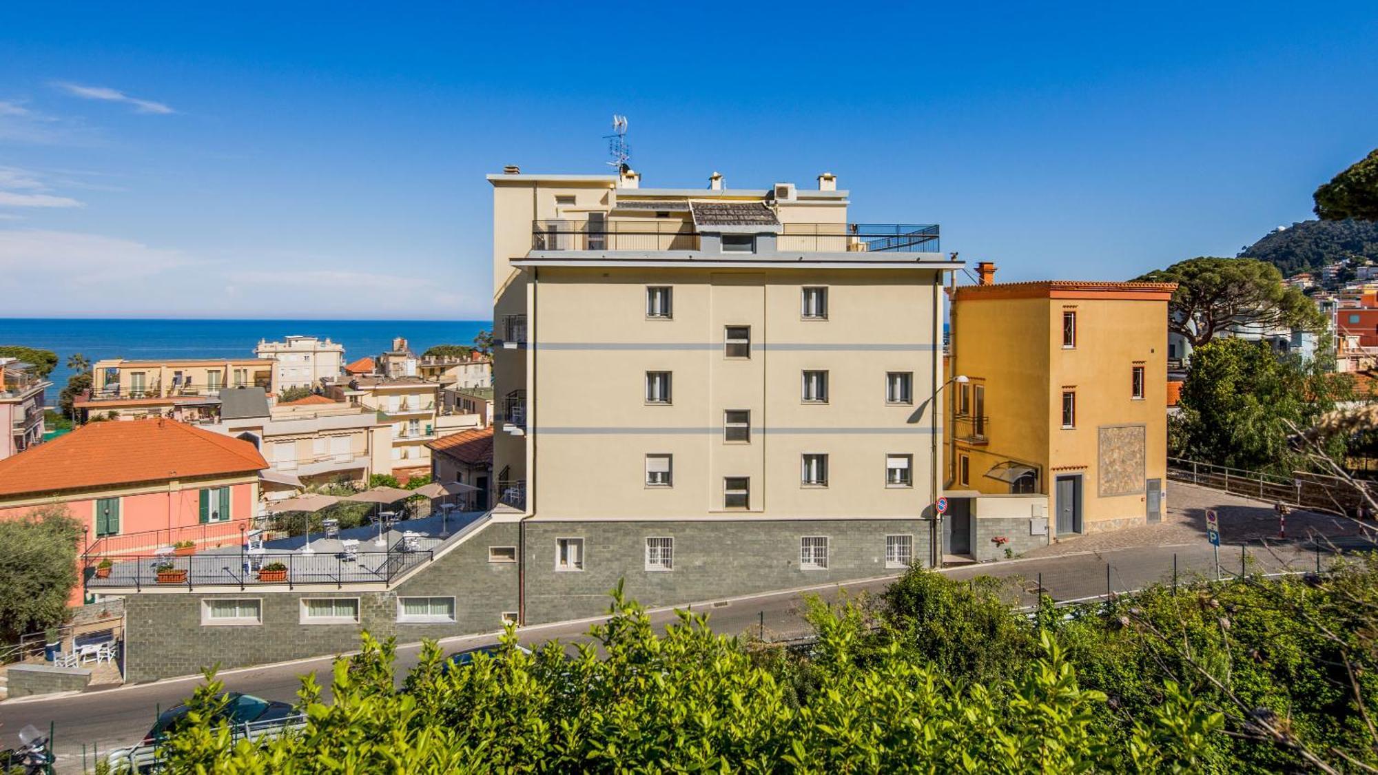 Hotel Tritone Laigueglia Ngoại thất bức ảnh