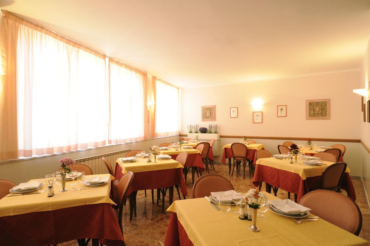 Hotel Tritone Laigueglia Ngoại thất bức ảnh