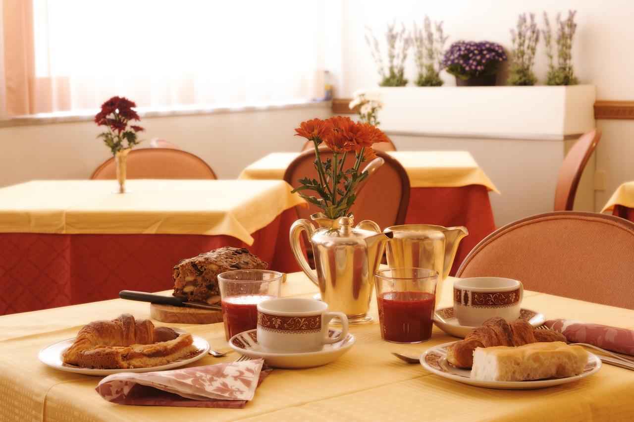 Hotel Tritone Laigueglia Ngoại thất bức ảnh