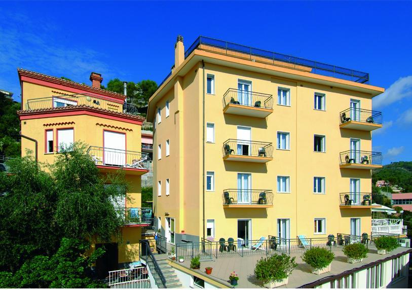 Hotel Tritone Laigueglia Ngoại thất bức ảnh